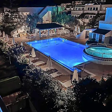 Aparthotel Athena 3*