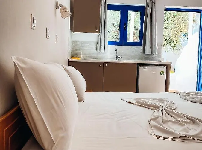 林多斯雅典娜公寓