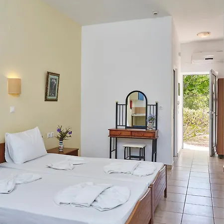 Aparthotel Athena 3*